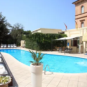 https://ambienthotels-villa-adriatica.emilia-romagnahotels.net